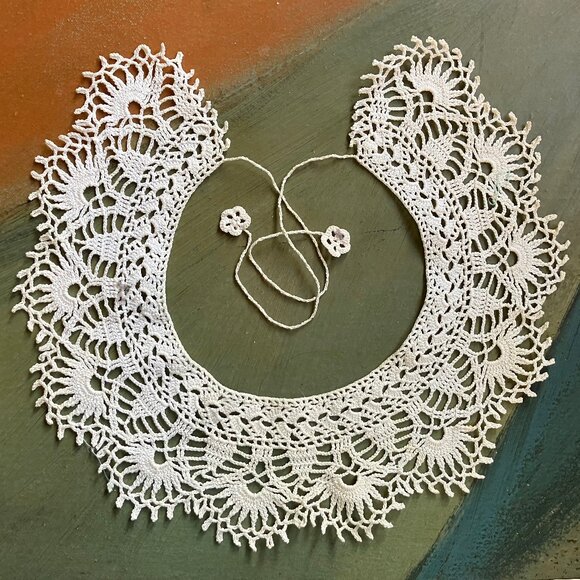 Lace Neckpiece / Collar from Czechia - Picture 1 of 2